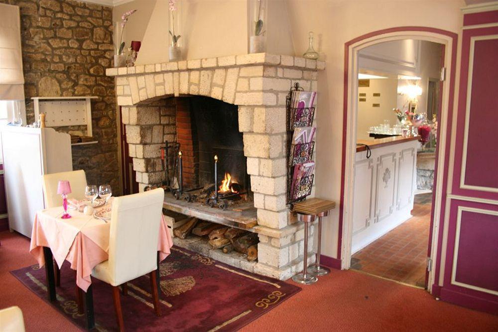Logis Hotel Restaurant L'Auberge Normande แกรองตอง ภายนอก รูปภาพ
