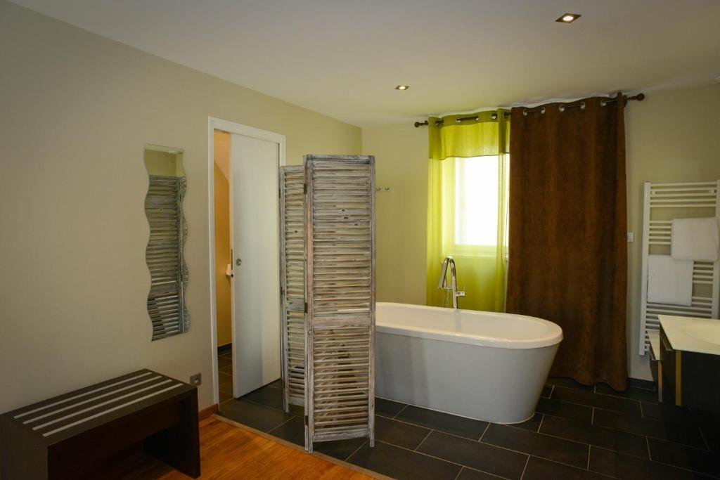 Logis Hotel Restaurant L'Auberge Normande แกรองตอง ภายนอก รูปภาพ