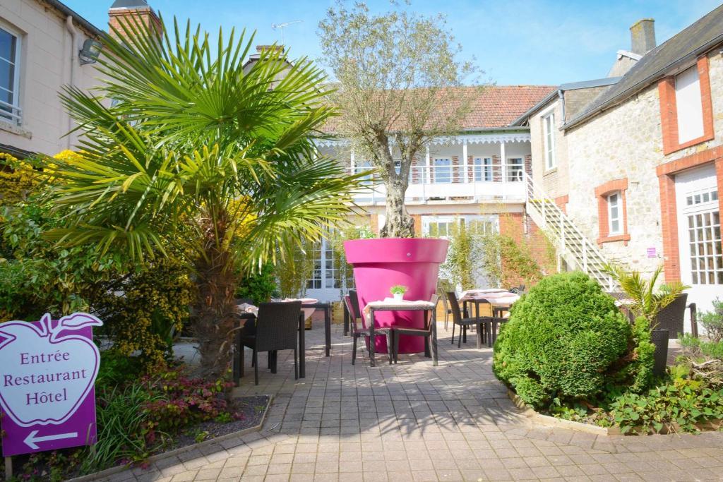 Logis Hotel Restaurant L'Auberge Normande แกรองตอง ภายนอก รูปภาพ
