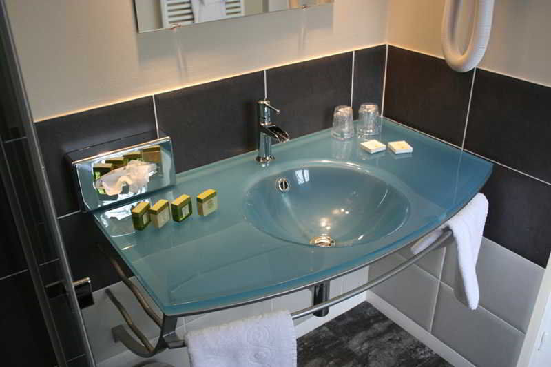 Logis Hotel Restaurant L'Auberge Normande แกรองตอง ภายนอก รูปภาพ