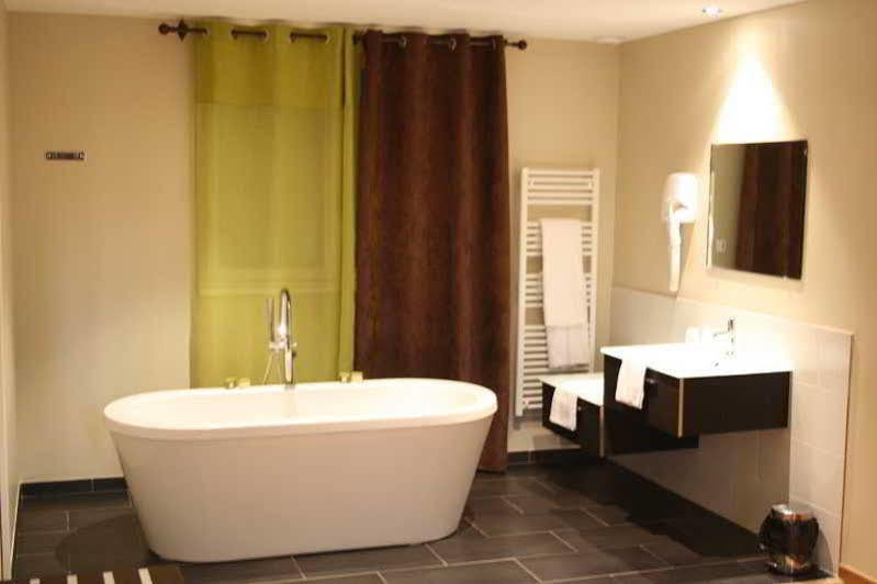 Logis Hotel Restaurant L'Auberge Normande แกรองตอง ภายนอก รูปภาพ