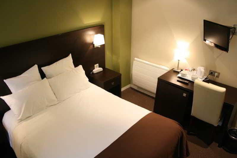 Logis Hotel Restaurant L'Auberge Normande แกรองตอง ภายนอก รูปภาพ